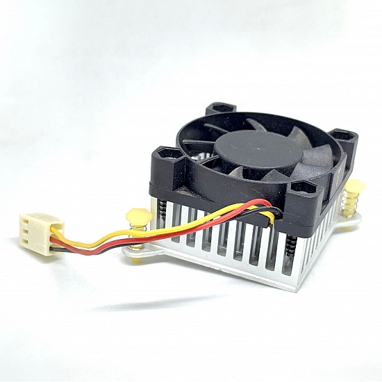 Heatsink with Fan for Thermoelectric Peltier Cooling System