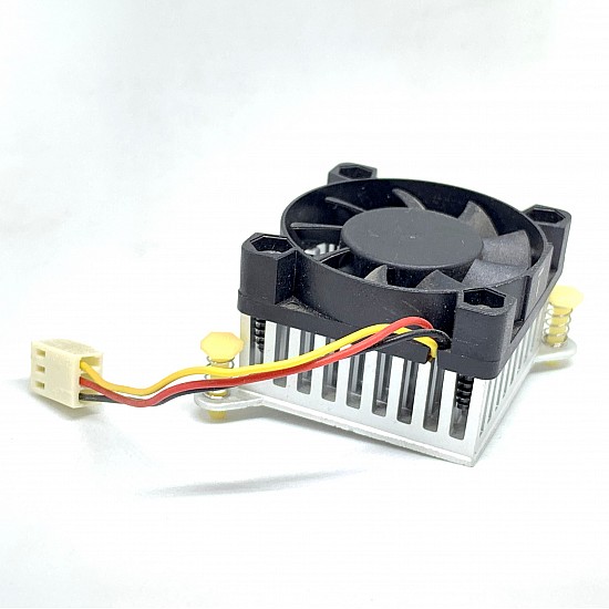 Heatsink with Fan for Thermoelectric Peltier Cooling System Heatsink with Fan for Thermoelectric Peltier Cooling System