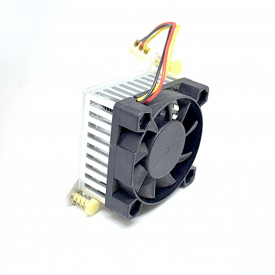 Heatsink with Fan for Thermoelectric Peltier Cooling System